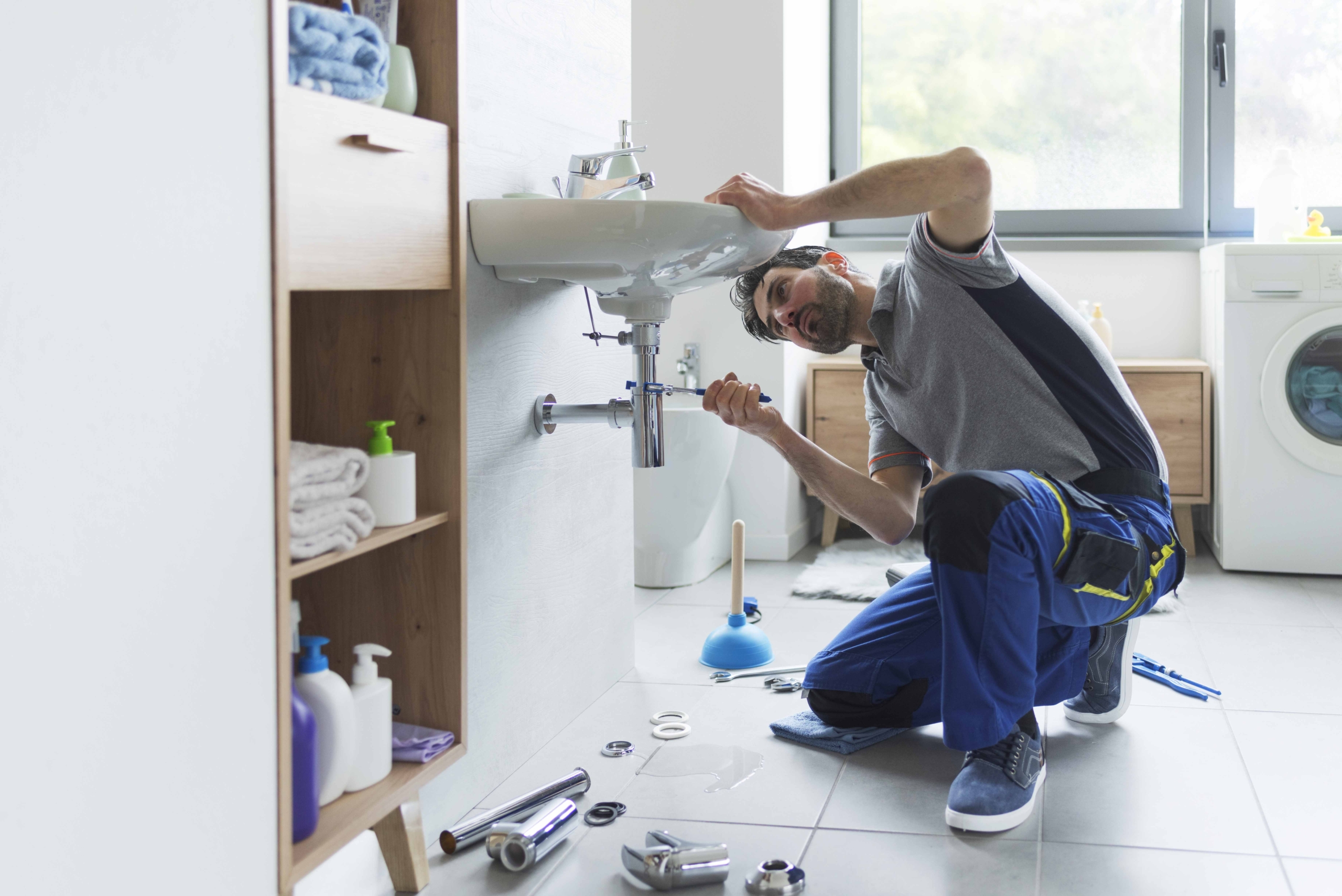 Lavabo bağlantı ve boru hattı bakımı